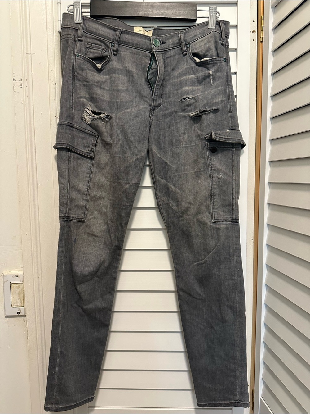 Women's Skinny Cargo Jeans in Gray - Distressed Detail